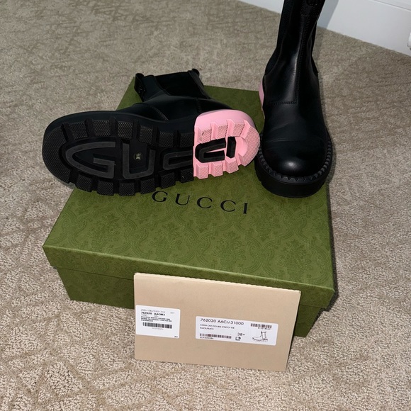AUTHENTIC GUCCI BOOTS! 🖤 - Picture 10 of 10